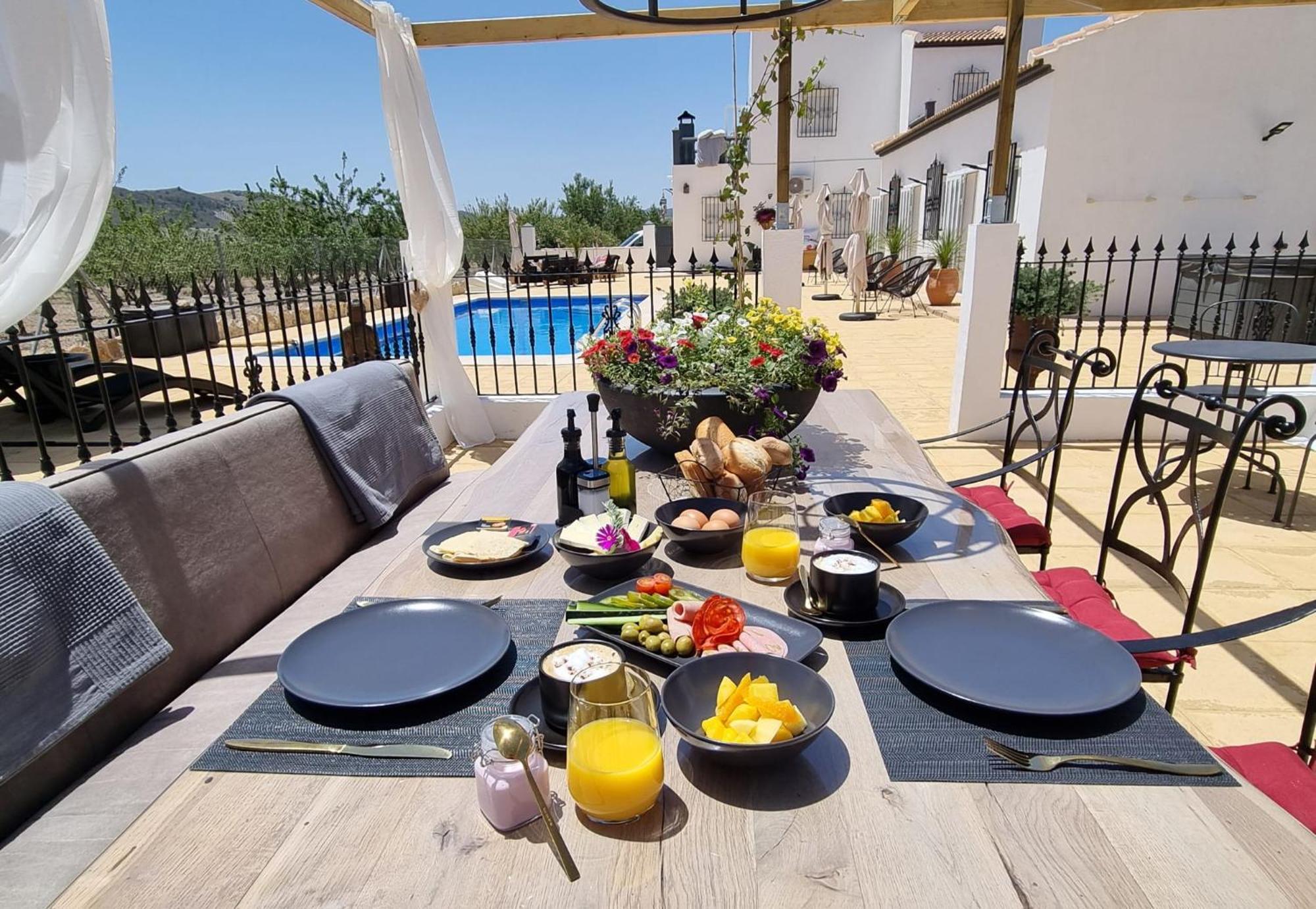 B&B Casa Blanca Oria Екстериор снимка
